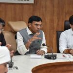 Secretary, Food and Public Distribution, meets with State officials to ensure consumers benefit from cooling down of prices of Wheat